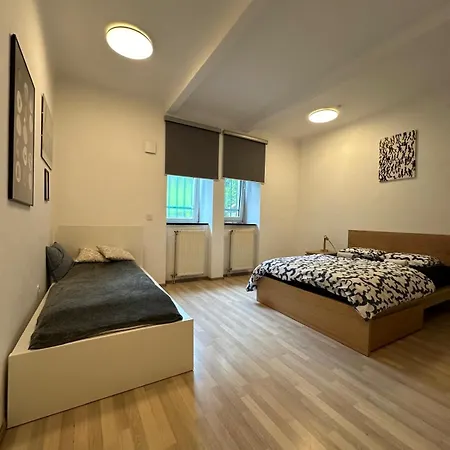 Center Nearby Everything *
